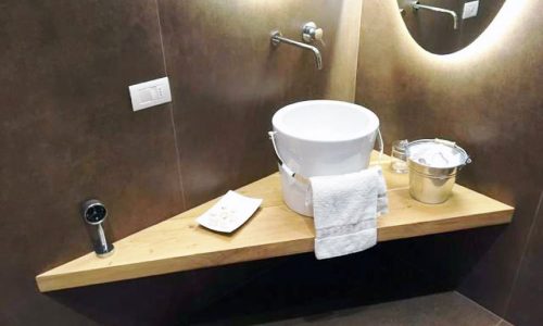 Bagno-piccolissimo-triangolare