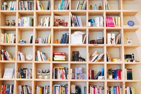 Libreria; distanza ripiani libreria; libreria componibile; librerie per soggiorno