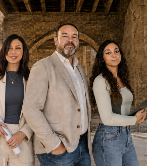 Esempio di restauro conservativo Arkigo: la trasformazione di un cantiere grezzo in una residenza moderna di lusso. L'immagine evidenzia il risultato di un progetto di recupero architettonico