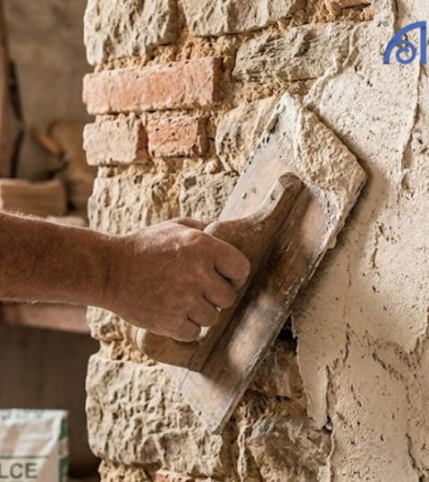 Intonaco a calce steso su un muro
